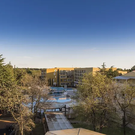 Garden Istra Plava Laguna 4* أوماغ