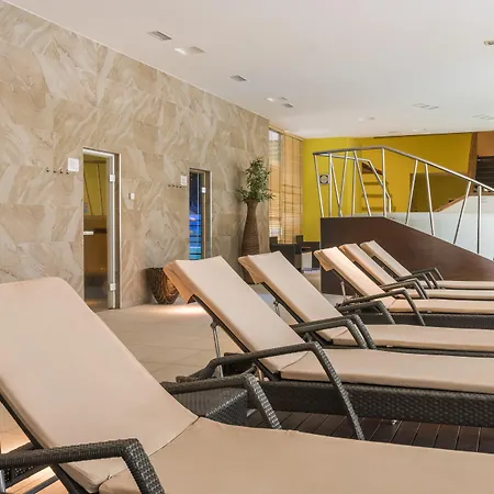 Garden Istra Plava Laguna فندق أوماغ